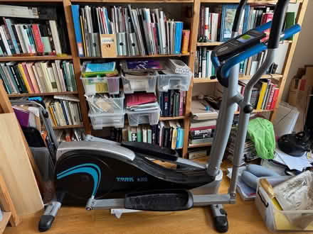Photo of free York Cross trainer fitness machine (defective) (Harringay Green Lanes N4) #1