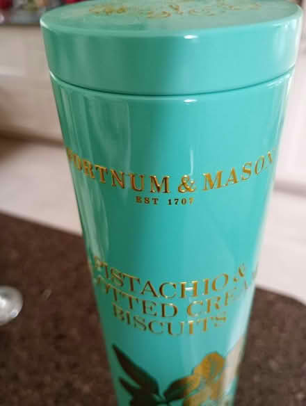 Photo of free Biscuit tin (Prestwood HP16) #3