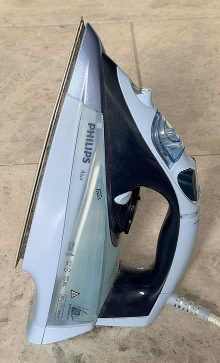 Photo of free Philips Iron (Muswell Hill N10) #1