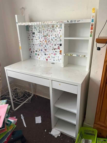 Photo of free Desk (Whitton. TW3) #1