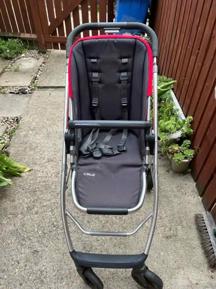 Photo of free Uppababy Cruz Chassis and Seat (Bermondsey SE16) #1