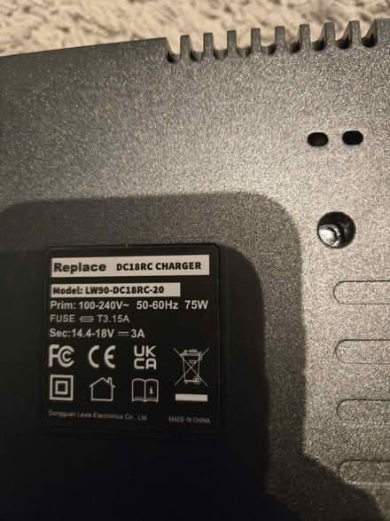 Photo of free Makita battery charger (Lawrence expwy & Lakehaven) #2