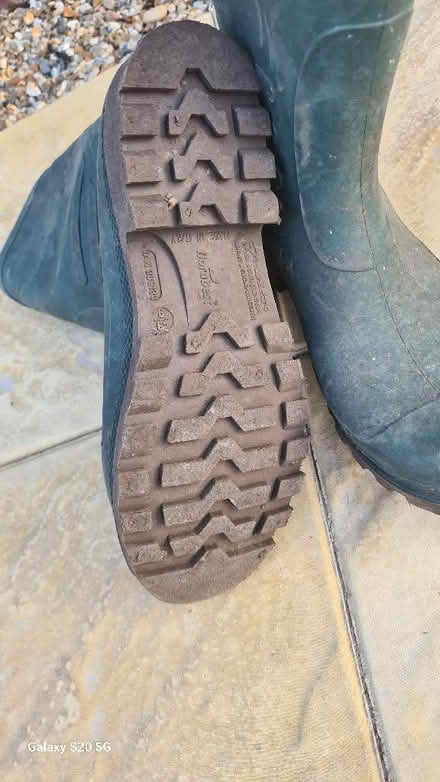 Photo of free Size 9 Green Wellies (CT12) #3