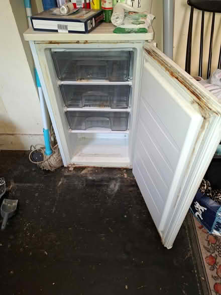 Photo of free Old freezer for parts (Tufnell Park N19) #2