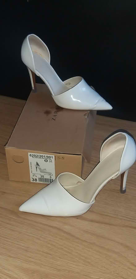 Photo of free ZARA Pointed Toe Court Shoes (Herne Hill, SE24) #1