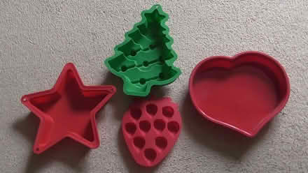 Photo of free cake molds (St Albans AL4) #1