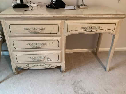 Photo of free Desk (Clinton township) #1