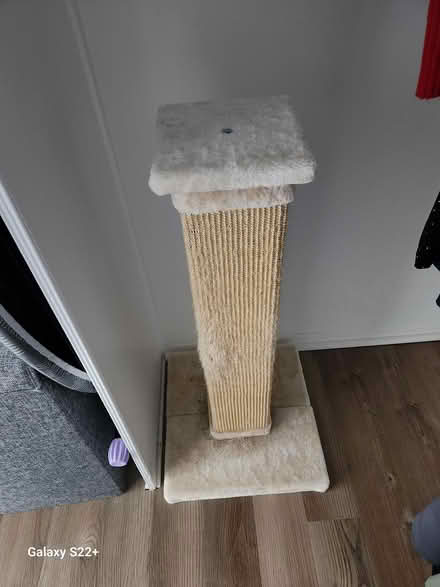 Photo of free 3 ft Cat Scratch Post (Fort Lee NJ) #3