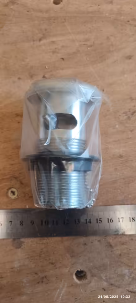 Photo of free Basin waste with plug (Stanley Green BH15) #2