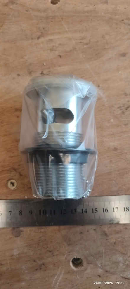 Photo of free Basin waste with plug (Stanley Green BH15) #2
