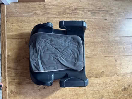 Photo of free Child booster seat (Linslade LU7) #1