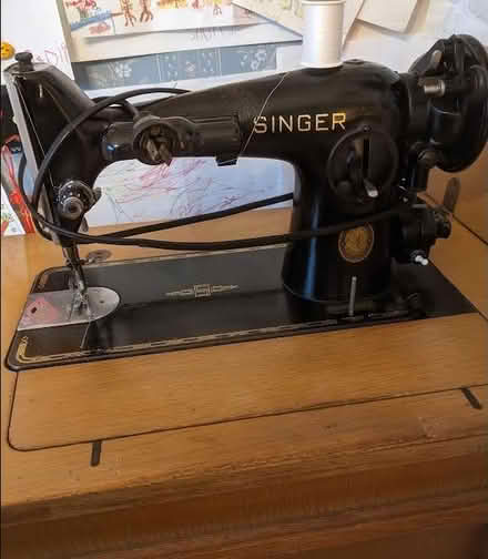 Photo of free 1953 Singer sewing machine (Marquette neighborhood) #1