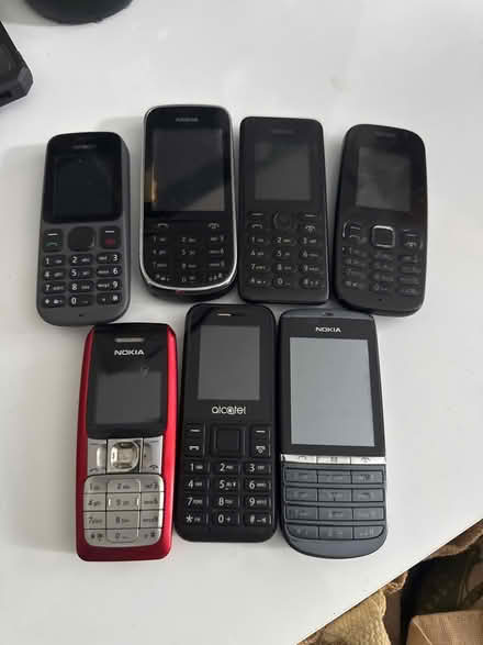 Photo of free Old mobile phones (Clapham SW4) #1