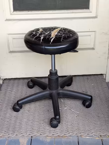 Photo of free Metal Stool (Yonge and Lawrence) #1