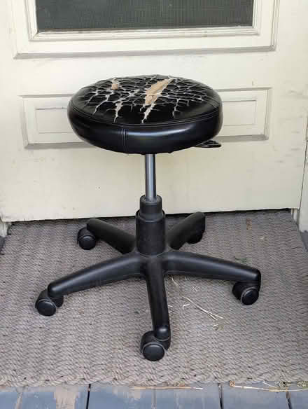 Photo of free Metal Stool (Yonge and Lawrence) #1