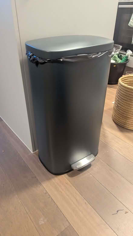 Photo of free 30 liter bin (Hove Station area BN3) #1