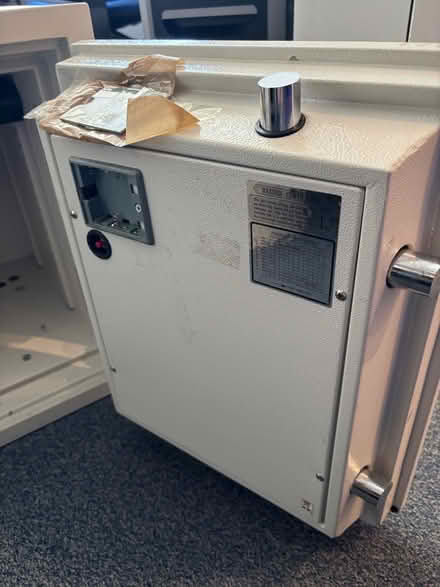 Photo of free Safe (very heavy) (Sevenoaks TN13) #3