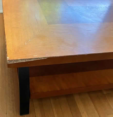 Photo of free beautiful coffee table (90026) #2