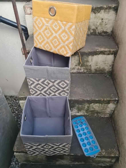 Photo of free Collapsible storage cubes x3 + ice cube tray (CT2) #1