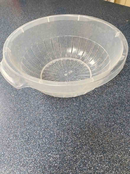Photo of free Plastic colander (West Oxfordshire OX28) #1