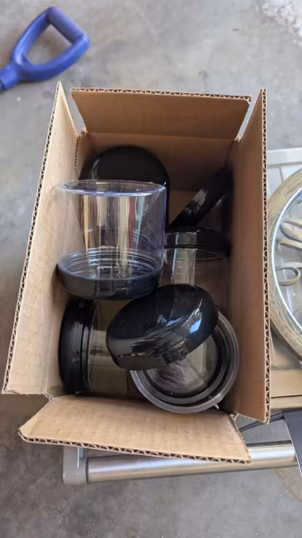 Photo of free Plastic containers (San Pedro and Osuna) #1