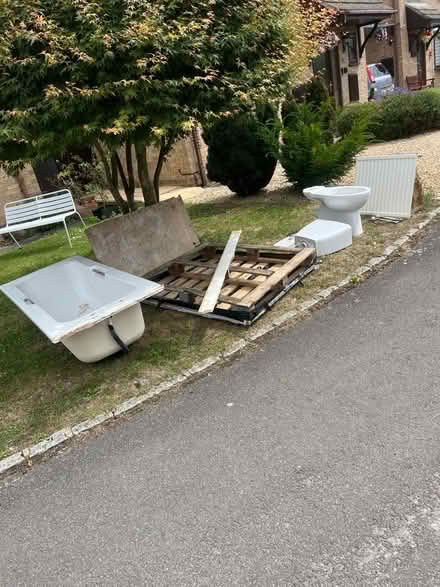 Photo of free Bath, Toilet, Radiator, Skirting & Pallet (West Oxfordshire OX28) #1