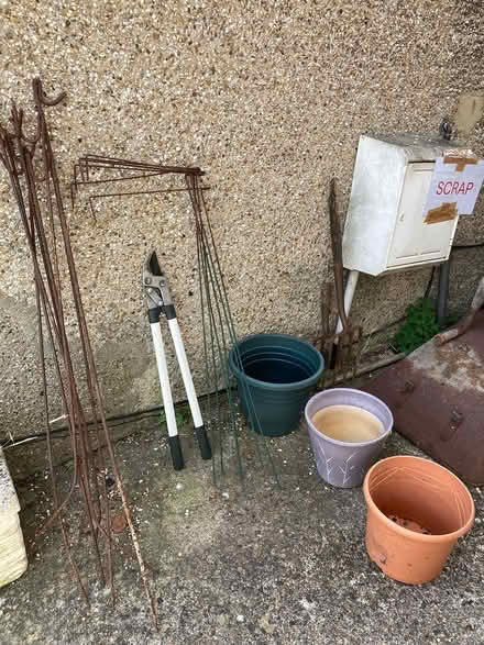 Photo of free Garden Bits (Northchurch) #3