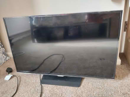 Photo of free 32" Samsung smart TV (Eaton NR4) #1