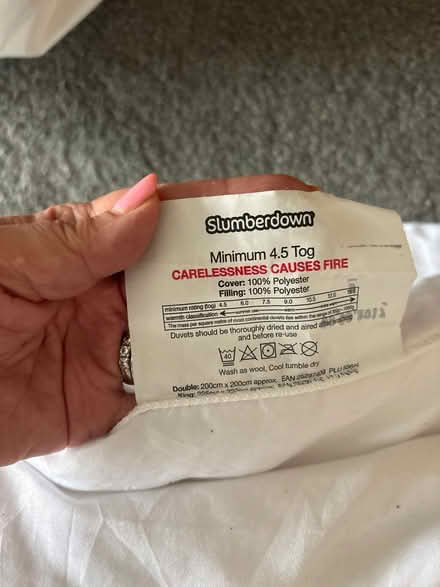Photo of free King size 4.5 tog polyester duvet (Prestbury, SK10) #2