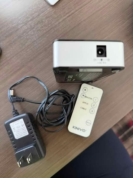 Photo of free HDMI Splitter with remote control (Berkeley) #4