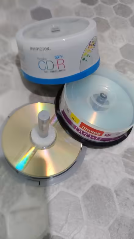 Photo of free CD-R & DVD-R Disks & Cases (Toronto, East York) #1