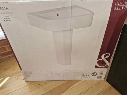 Photo of free Pedestal Basin (Wigston LE18) #1