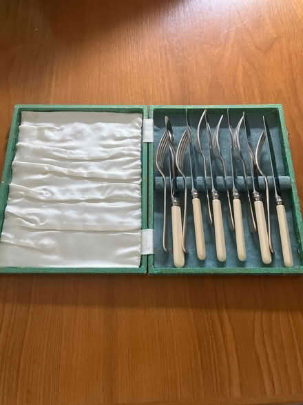 Photo of free Set of six knives and forks (Aston CH5) #1