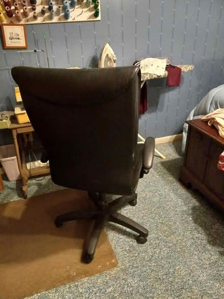 Photo of free office chair (lynnhaven/princess anne rd) #1
