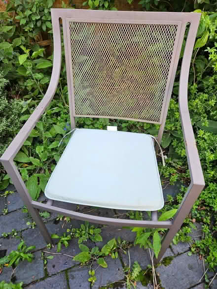 Photo of free Old garden chair (Clarendon Park LE2) #1