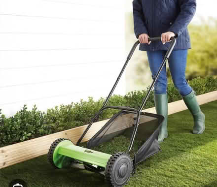 Photo of Push mower (Kendal LA9) #1