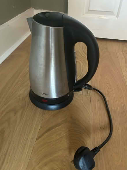 Photo of free Kettle (Colliers Wood, SW19 2HD) #1