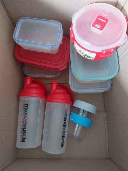 Photo of free Used plastic food storage, protein shakers, and keep cup (Balham SW12) #1