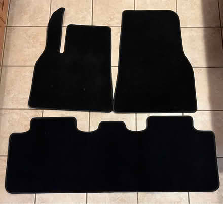 Photo of free OEM Tesla Model Y floor mats (Swarthmore) #1