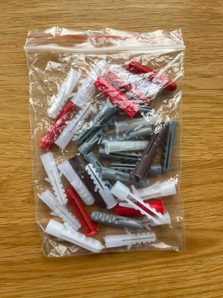 Photo of free Mixed lot of plastic wall plugs 6mm (Pilrig EH6) #1