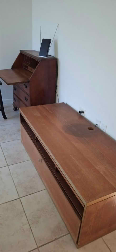 Photo of free furniture (Casselberry Fl 33707) #2