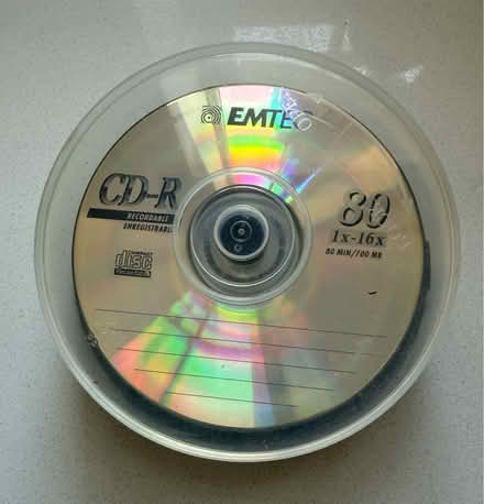 Photo of free πΏ CD-ROMs (Chipping Barnet EN5) #1