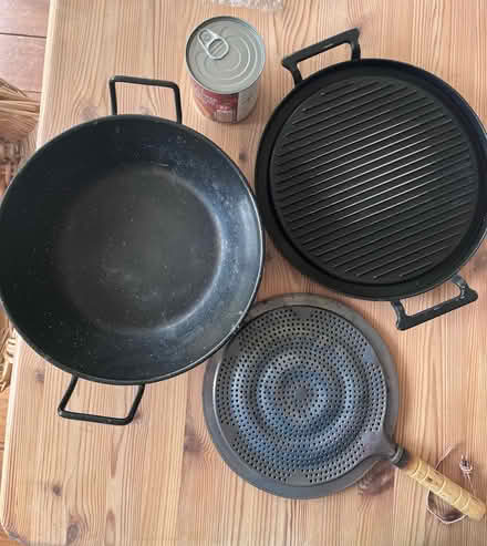 Photo of free Wok/griddle/bread toaster (TW12 - Hampton Hill) #1