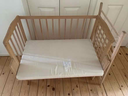 Photo of free Co-sleeper/cot (Sawston CB22) #1