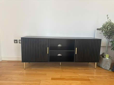 Photo of free Tv stand (Earlsfield SW18) #1