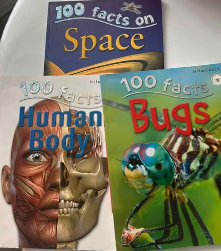 Photo of free 3 x 100 facts books (CM1 Broomfield) #1