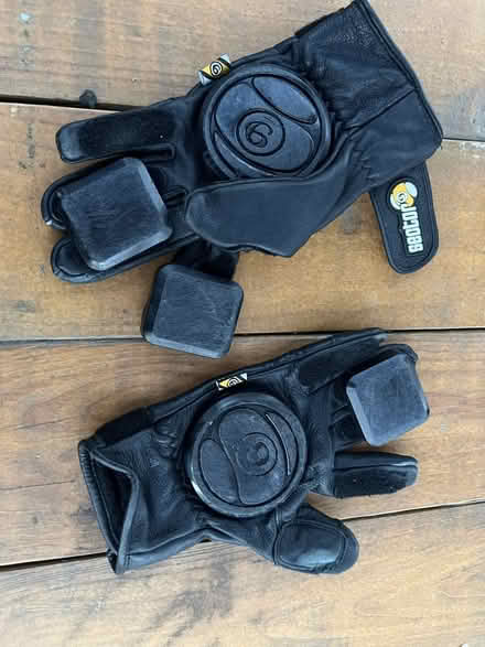 Photo of free Skateboard downhill sliding gloves (Hawthorne) #2