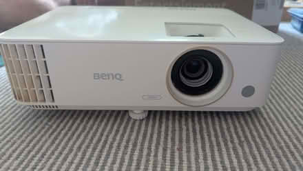 Photo of free BENQ 1080p Projector TH585 (Needs Lamp) (Hove Station area BN3) #1