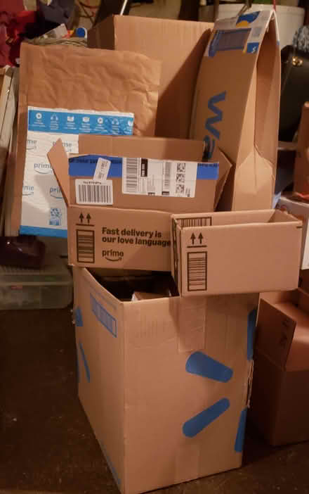 Photo of free boxes and moving stuff (Lachine, Quebec) #1