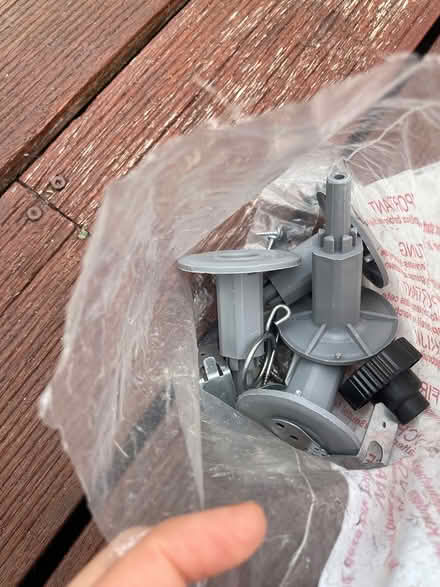 Photo of free Appliance stand i believe (Raynes park SW20) #1